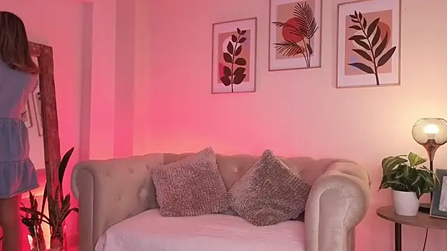 DahianaWalcott online show from March 2026 05:31:01 PM