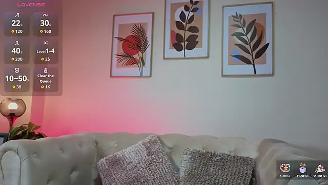 Snapshot of DahianaWalcott chatting on September 2025 02:16:01 PM DahianaWalcott online show from September 2025 02:16:01 PM