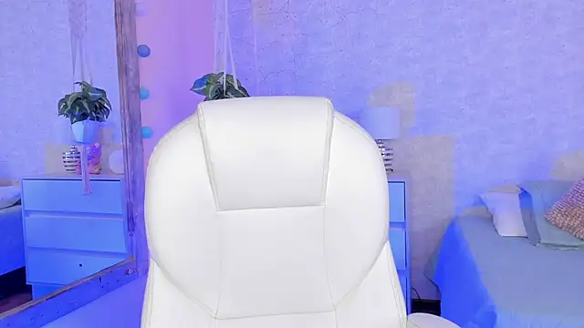 Snapshot of DahianaWalcott chatting on February 2025 02:01:01 AM DahianaWalcott online show from February 2025 02:01:01 AM