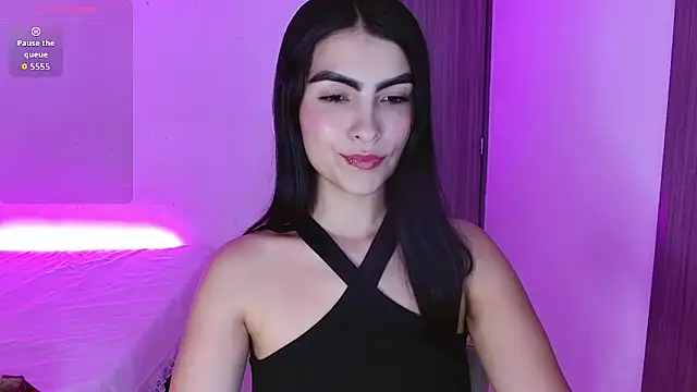 victoria-henaoo online show from November 2025 03:00:02 AM