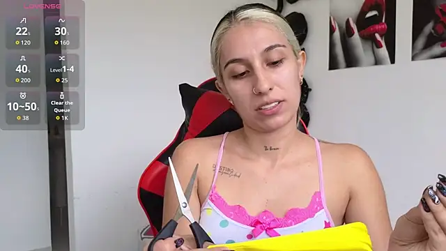 tammyandrade  online show from October 2025 05:01:01 PM