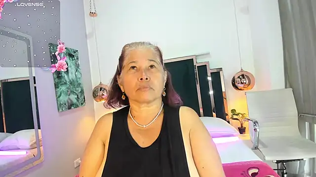 girl amada online show from May 2026 02:05:01 PM