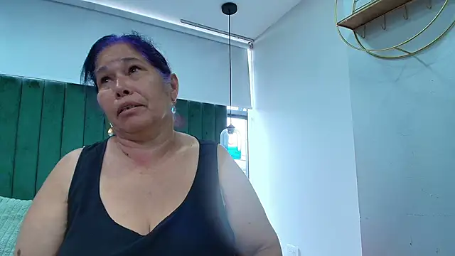girl amada online show from June 2026 05:06:01 PM