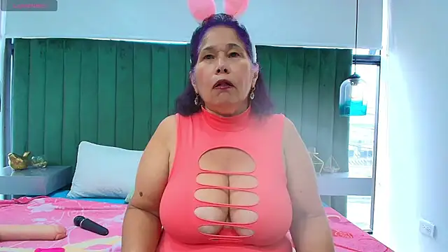 girl amada online show from June 2026 05:14:01 PM