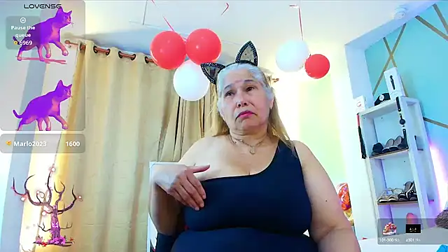 girl amada online show from September 2025 10:49:02 PM