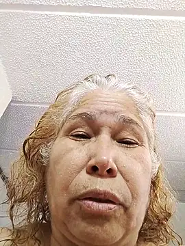 girl amada online show from November 2025 04:18:01 PM