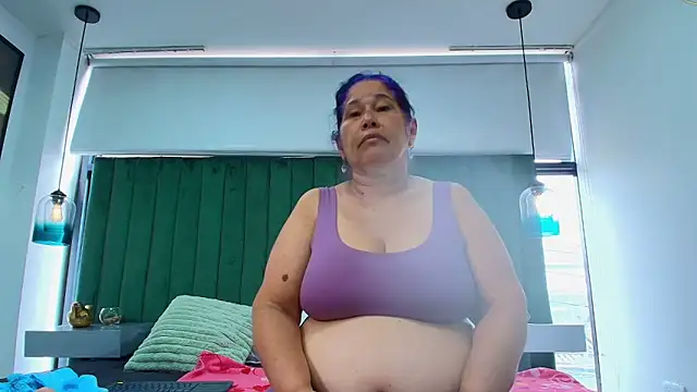 girl amada online show from May 2026 02:23:01 PM