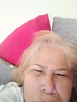 girl amada online show from November 2025 01:28:01 PM