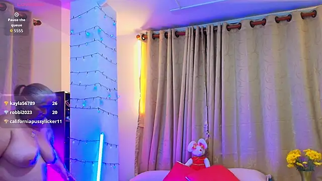 girl amada online show from December 2025 08:04:02 PM