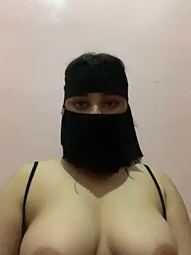 Snapshot of Miss-Soka chatting on December 2024 06:35:01 PM Miss-Soka online show from December 2024 06:35:01 PM