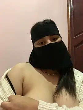 Snapshot of Miss-Soka chatting on December 2024 11:07:02 PM Miss-Soka online show from December 2024 11:07:02 PM