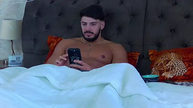 DustinKeent online show from January 2025 10:32:02 AM