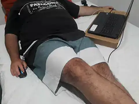 mfreitas005 online show from January 2025 11:30:01 PM