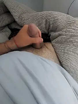 mfreitas005 online show from October 2025 03:59:02 PM