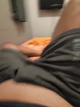 mfreitas005 online show from December 2025 01:11:01 AM