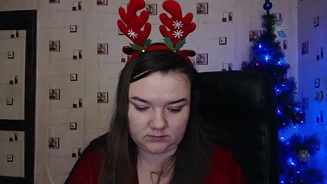 Snapshot of TasyaBigTTs chatting on December 2024 05:46:01 PM TasyaBigTTs online show from December 2024 05:46:01 PM