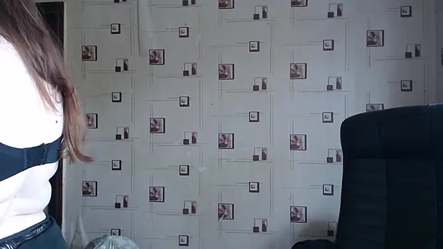 Snapshot of TasyaBigTTs chatting on October 2025 12:02:01 PM TasyaBigTTs online show from October 2025 12:02:01 PM
