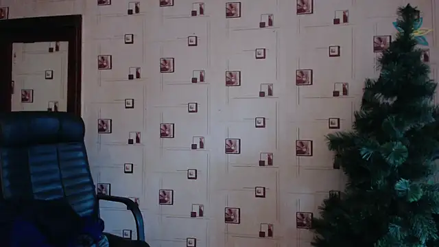 Snapshot of TasyaBigTTs chatting on December 2024 12:05:01 PM TasyaBigTTs online show from December 2024 12:05:01 PM