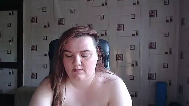 Snapshot of TasyaBigTTs chatting on May 2026 04:28:01 PM TasyaBigTTs online show from May 2026 04:28:01 PM