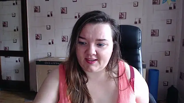 Snapshot of TasyaBigTTs chatting on December 2024 11:01:02 AM TasyaBigTTs online show from December 2024 11:01:02 AM