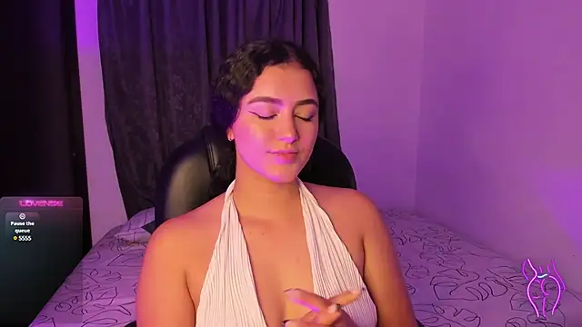 Snapshot of Adhara-zanne chatting on January 2025 03:11:02 AM Adhara-zanne online show from January 2025 03:11:02 AM