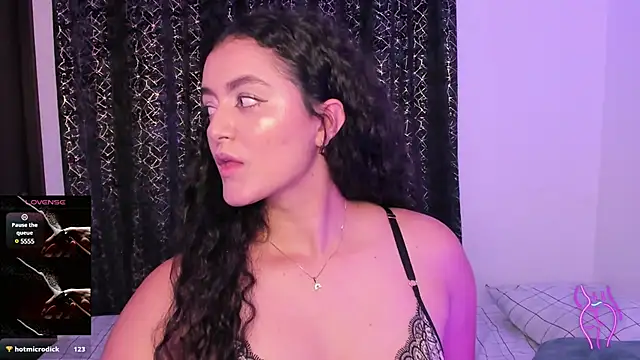 Snapshot of Adhara-zanne chatting on March 2025 04:45:01 AM Adhara-zanne online show from March 2025 04:45:01 AM