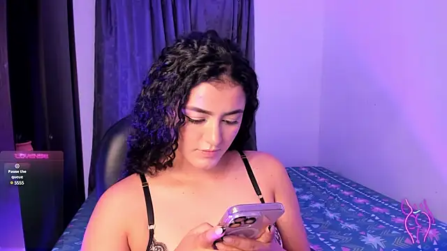 Snapshot of Adhara-zanne chatting on January 2025 03:04:02 AM Adhara-zanne online show from January 2025 03:04:02 AM