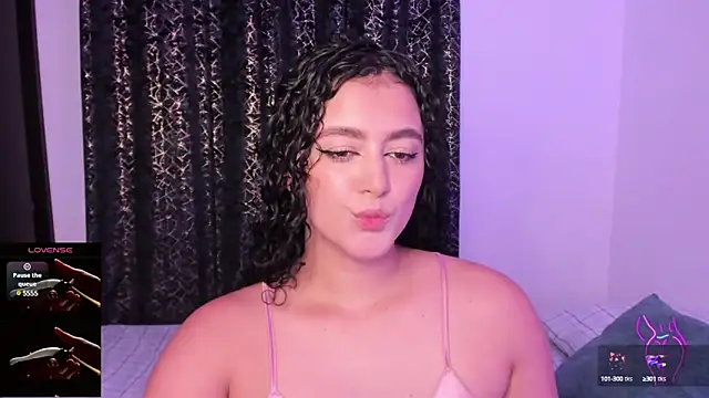 Snapshot of Adhara-zanne chatting on March 2025 02:09:02 AM Adhara-zanne online show from March 2025 02:09:02 AM