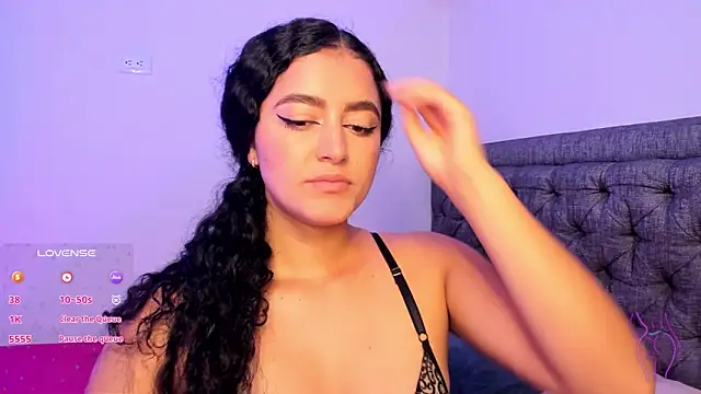 Snapshot of Adhara-zanne chatting on November 2025 09:13:01 AM Adhara-zanne online show from November 2025 09:13:01 AM