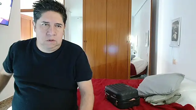 THIAGOEVA online show from November 2025 08:41:01 AM