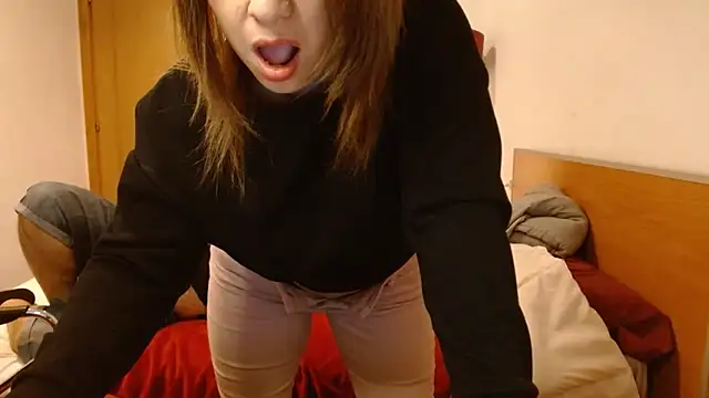 THIAGOEVA online show from March 2025 12:38:02 PM