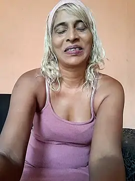 Snapshot of Goodgirlsue_77 chatting on February 2025 11:17:02 AM Goodgirlsue 77 online show from February 2025 11:17:02 AM