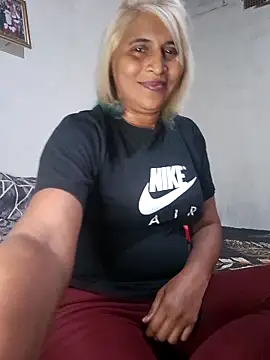 Goodgirlsue 77 online show from May 2026 07:33:02 PM