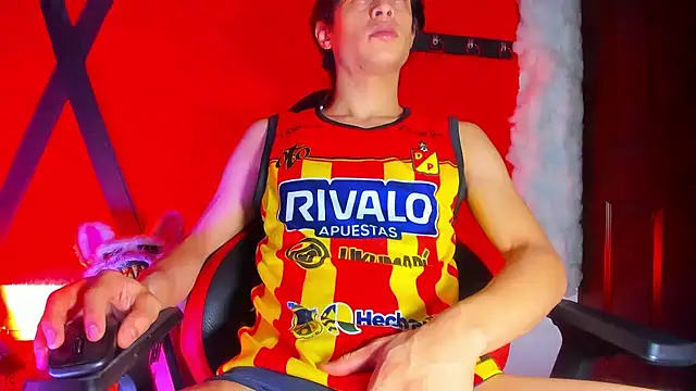 LilOwen  online show from April 2026 05:14:02 PM