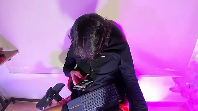 LilOwen  online show from January 2026 03:48:02 PM