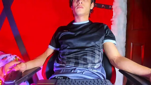 LilOwen  online show from April 2026 08:25:02 PM