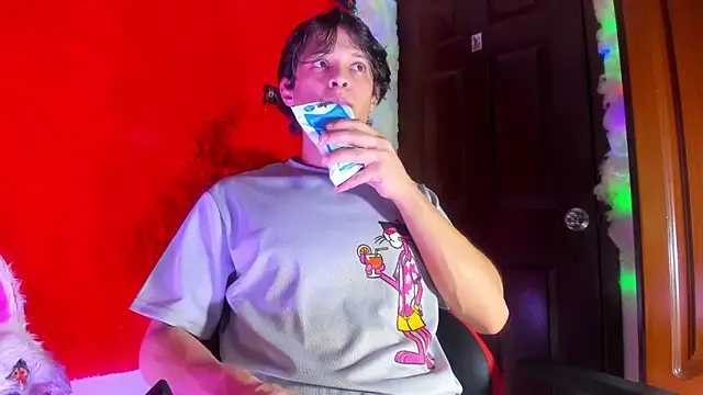 LilOwen  online show from February 2026 06:19:02 PM