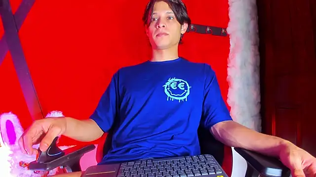 LilOwen  online show from March 2026 06:21:02 PM