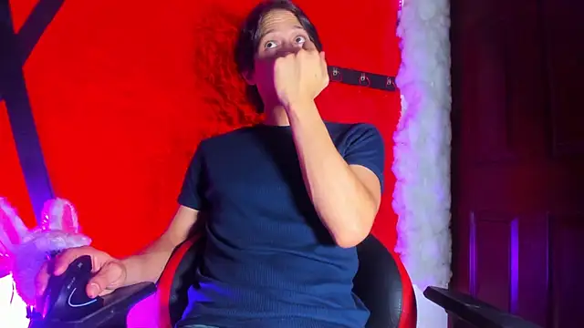 LilOwen  online show from March 2026 04:30:02 PM