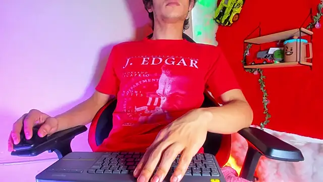 LilOwen  online show from April 2026 06:08:02 PM