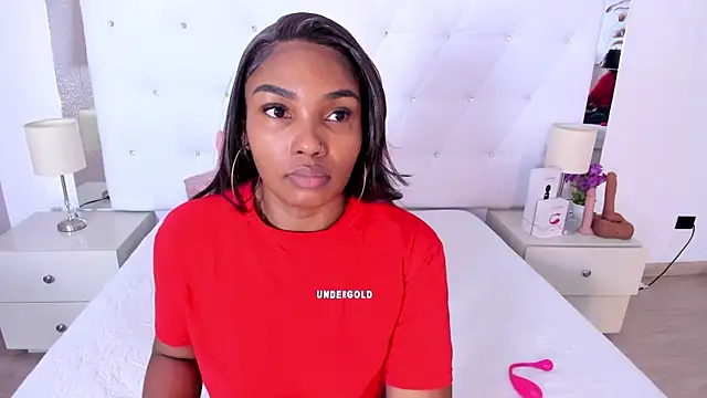 Isla Scott online show from December 2025 11:23:02 AM