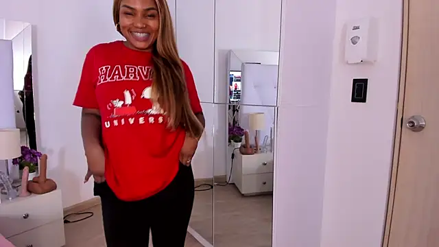 Isla Scott online show from November 2025 11:25:02 AM