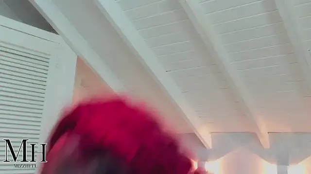 MizzHell online show from April 2026 03:52:02 AM