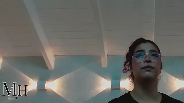 MizzHell online show from March 2026 03:49:01 AM