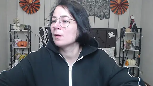 Snapshot of MarieSho chatting on November 2025 07:14:02 AM MarieSho online show from November 2025 07:14:02 AM