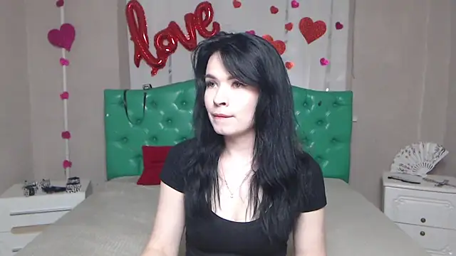 JasmineKouch online show from April 2026 06:03:02 AM