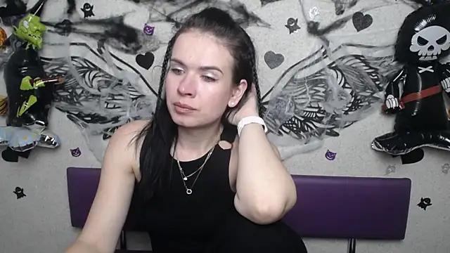 JasmineKouch online show from November 2025 06:24:02 PM