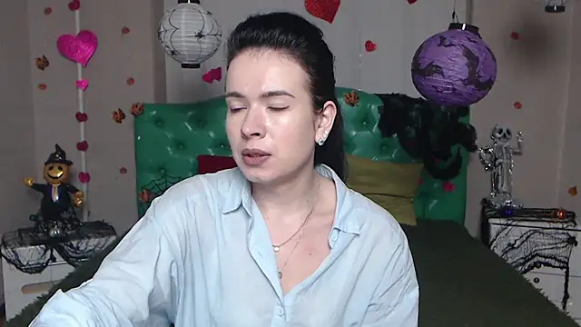 JasmineKouch online show from November 2025 07:02:01 AM