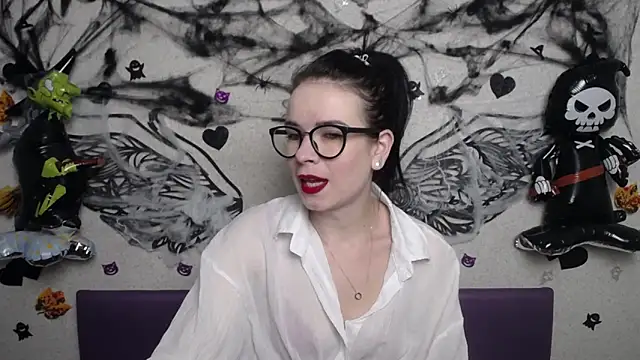 JasmineKouch online show from October 2025 05:26:02 PM