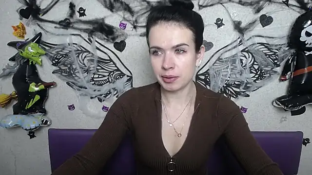 JasmineKouch online show from November 2025 06:34:01 PM